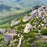 Tatil Evi Gorgeous In Saint-laurent-de-la-ca With Wifi